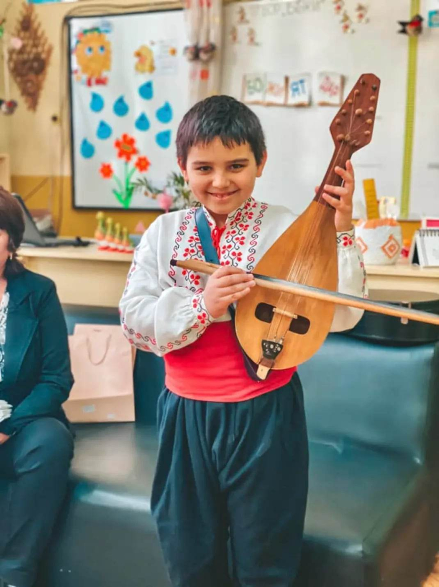 Гъдулка, яздене на кон и ухание на печени чушки